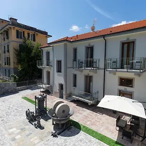 rezervați aici